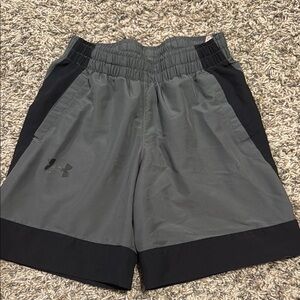 Boys Small Under Armour Gray and Black Athletic Training Shorts